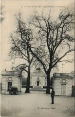 Bagatelle - L'Entrée du Château à Paris