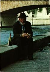 Les clochards de Paris Sur les berges de la Seine