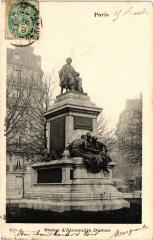Carte postale ancienne Statue d'Alexandre Dumas
                                                                     à Paris 17e
                                