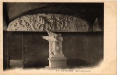 Paris 5e-Val de Grace-Haut relief intérieur à Paris 5e