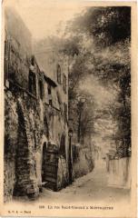 Carte postale ancienne La Rue Saint-Vincent à Montmartre
                                                                     à Paris 18e
                                