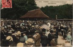 Carte postale ancienne Les Courses à Auteuil - La Pelouse
                                                                     à Paris 16e
                                