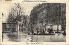 Carte postale ancienne Souvenir des Inondations de Janvier 1910 - Avenue Ledru-Rollin
                                                                     à Paris 12e
                                