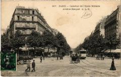Paris 7e - Carrefour de Ecole Militarie à Paris 7e