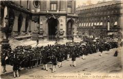Paris 9e l'Opéra, une représentation gratuite la foule à Paris 9e