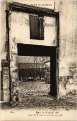 Carte postale ancienne Rue de Torcy, 48 - Cour de Ferme
                                                                     à Paris 18e
                                