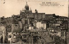 Vue générale de la Butte Montmartre et de la Basilique du Sacré-Coeur à Paris 18e