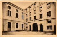 Rue Violet, La Chapelle et Cour d'Entrée à Paris 15e