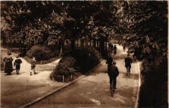 Carte postale ancienne Le Bois de Boulogne - L'Allée des Erables
                                                                     à Neuilly-sur-Seine
                                