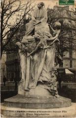 Statue d'Alexandre Dumas Fils - Place Malesherbes à Paris 17e