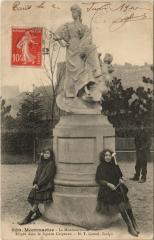 Carte postale ancienne Montmartre - La Montmartroise
                                                                     à Paris 18e
                                