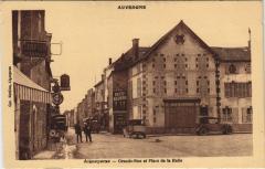 Aigueperse Grande-Rue et Place de la Halle à Aigueperse
