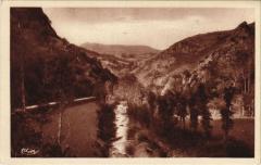 Ardes-sur-Couze Un Coin de la Vallee de la Couze à Ardes