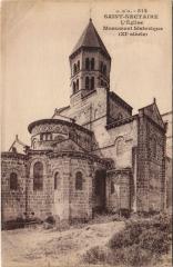 Saint-Nectaire L'Eglise à Saint-Nectaire
