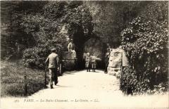 Les Buttes Chaumont - La Grotte à Paris 19e