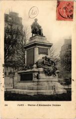 Carte postale ancienne Statue d'Alexandre Dumas
                                                                     à Paris 17e
                                