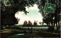 Carte postale ancienne Bois de Boulogne - Derrière le Moulin de Longchamp
                                                                     à Paris 16e
                                