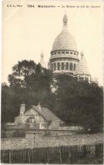 Montmartre - La Maison au toit de chaume à Paris 18e