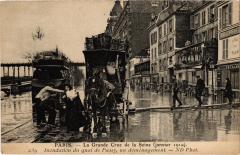 Carte postale ancienne La Grande Crue de la Seine - Inondation du quai de Passy, un déménagement
                                                                     à Paris 16e
                                
