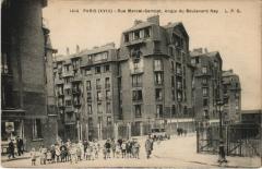 Carte postale ancienne Rue Marcel-Sembat - Angle du Boulevard Ney
                                                                     à Paris 18e
                                
