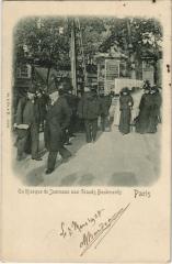 Paris Un Kiosque de Journaux aux Grands Boulevards