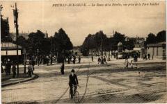 Carte postale ancienne Route de la Révolte, vue prise de la Porte Maillot
                                                                     à Paris 17e
                                