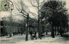 Carte postale ancienne Porte Dorée - Sortie vers le Bois
                                                                     à Paris 12e
                                