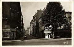 Avenue Daumesnil, angle de la rue de Fécamp à Paris 12e