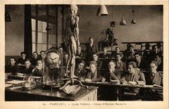 Paris 11e Lycée Voltaire. Classe d'Histoire Naturelle à Paris 11e