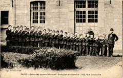 Carte postale ancienne Asile des jeunes Infirmes - Aveugles en marche - Rue Lecourbe
                                                                     à Paris 15e
                                