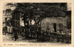 Carte postale ancienne Vieux Montmartre - Cabaret du Lapin Agile et les derniers porteurs d'eau
                                                                     à Paris 18e
                                