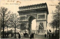 Arc de Triomphe à Paris 16e