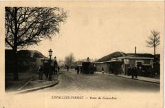 Carte postale ancienne Porte de Courcelles
                                                                     à Levallois-Perret
                                