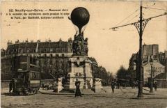 Carte postale ancienne Monument élevé à la mémoire des Aéronautes morts perdant le siège de Paris
                                                                     à Paris 17e
                                