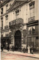 Paris (4e) 51, Rue Saint-Louis-en-l'Ile. Hotel Chenizot -
																					75004 Paris 4e
																			