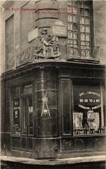 Paris (4e) 5, Rue des Nonnais-d'Hyeres. Curieuse enseigne à Paris 4e