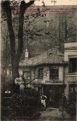 Paris (4e) 11, Rue de Sevigne. le mur, Bains et Douches -
																					75004 Paris 4e
																			