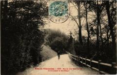 Carte postale ancienne Bois de Vincennes - Route des Barrières  conduisant à Saint-Maur
                                                                     à Saint-Maurice
                                