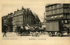 Paris Vecu. Un Carrefour