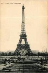 Paris 7e La Tour Eiffel. à Paris 7e