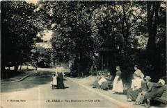 Carte postale ancienne Parc Montsouris - Une Allée
                                                                     à Paris 14e
                                