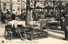 Paris - Un coin du Marché aux Oiseaux à Paris