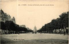 Carte postale ancienne Avenue de Breteuil, prise de la rue de Sèvres
                                                                     à Paris 15e
                                