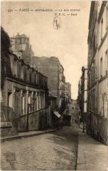 Carte postale ancienne Montmartre - La rue Berthe
                                                                     à Paris 18e
                                