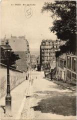 Carte postale ancienne Rue des Saules
                                                                     à Paris 18e
                                