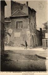 Carte postale ancienne Montmartre - Un coin des rues du Mont-Cenis et Saint-Vincent
                                                                     à Paris 18e
                                