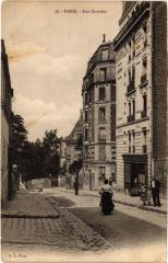 Carte postale ancienne Rue Girardon
                                                                     à Paris 18e
                                