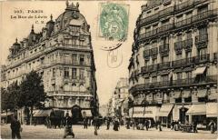 Carte postale ancienne La rue de Lévis
                                                                     à Paris 17e
                                