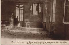 Carte postale ancienne Bombardement de Paris - 11 Avril 1918 - La Maternité
                                                                     à Paris 14e
                                