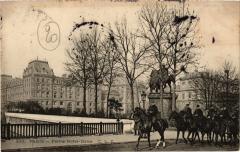 Paris (1e) - Parvis Notre Dame à Paris 1er
